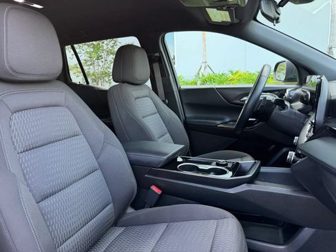 Used 2026 Chevrolet Equinox LT AWD/4WD image 39