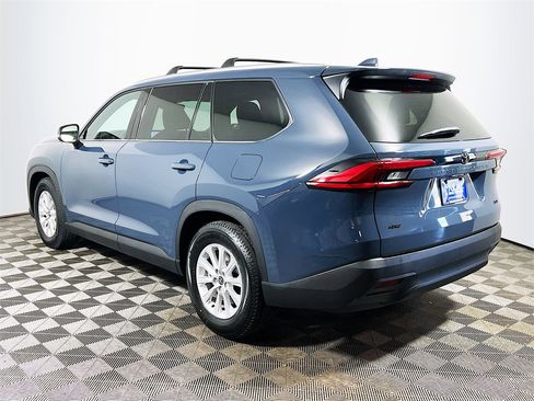 Certified 2024 Toyota Grand Highlander XLE image 6