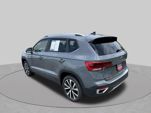 Certified 2023 Volkswagen Taos SE FWD image 6