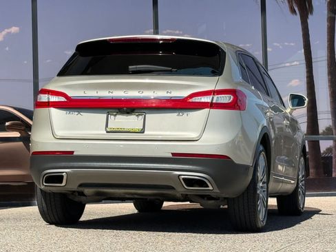 Used 2017 Lincoln MKX Reserve FWD image 11