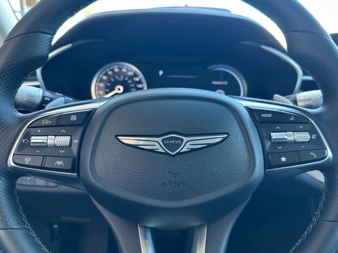 Used 2025 Genesis G70 2.5T image 24