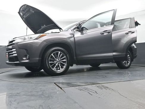 Certified 2019 Toyota Highlander XLE image 48
