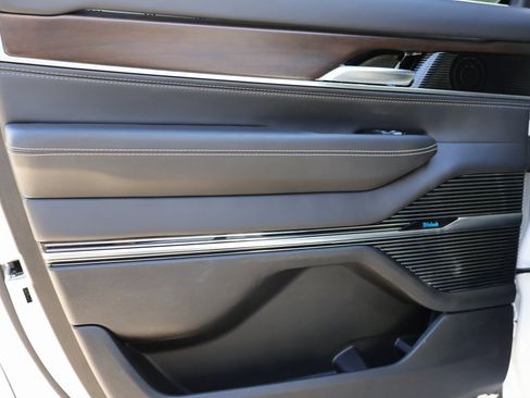 Used 2023 Jeep Grand Wagoneer Base image 20