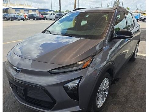 Used 2023 Chevrolet Bolt EUV LT w/ Driver Confidence Package FWD image 1