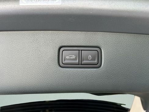 Used 2025 Genesis GV80 3.5T Prestige AWD/4WD image 17