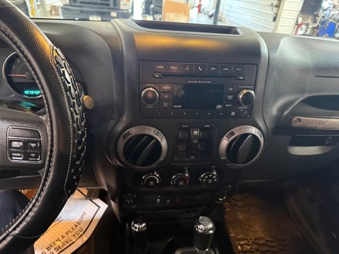 Used 2017 Jeep Wrangler Unlimited Sport w/ Quick Order Package 24S AWD/4WD image 54