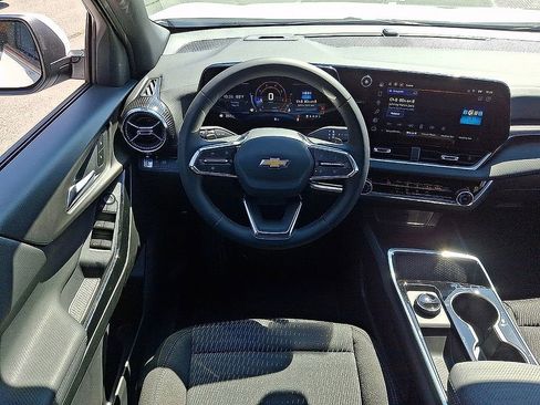New 2026 Chevrolet Equinox LT FWD image 7