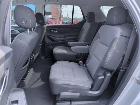 Used 2021 Chevrolet Traverse LT FWD image 23