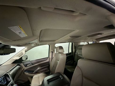 Used 2020 Chevrolet Suburban LT RWD image 19