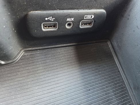 Used 2024 RAM 1500 Warlock AWD/4WD image 30