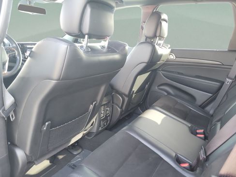 Used 2021 Jeep Grand Cherokee Laredo X AWD/4WD image 5