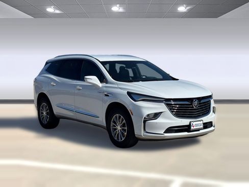 Used 2022 Buick Enclave Essence image 7