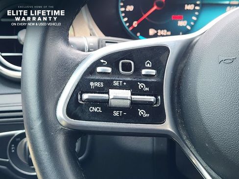 Used 2022 Mercedes-Benz GLC 300 4MATIC image 27