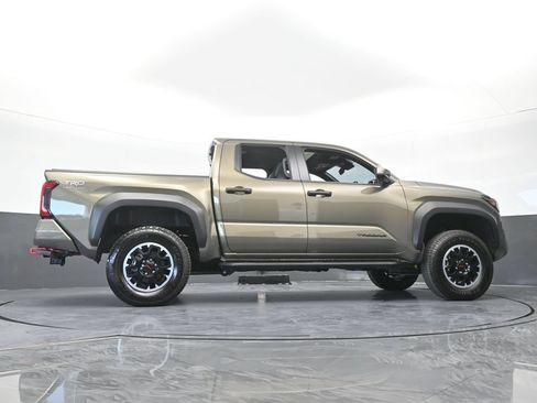 Used 2025 Toyota Tacoma TRD Off-Road w/ TRD Off Road Premium Package AWD/4WD image 74