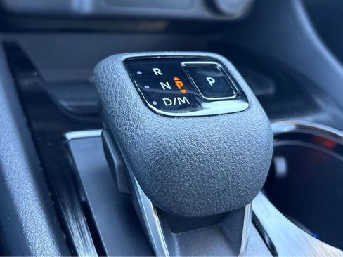 Used 2023 Nissan Rogue SV FWD image 12