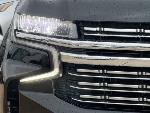 Used 2023 Chevrolet Suburban Premier AWD/4WD image 5