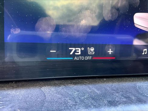 Certified 2025 BMW X7 M60i image 36