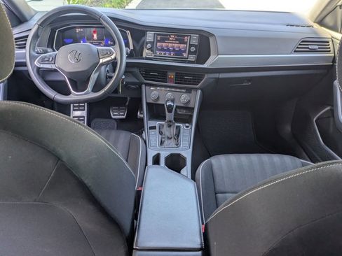 Used 2024 Volkswagen Jetta Sport image 16