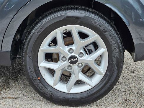 Certified 2025 Kia Soul LX FWD image 13