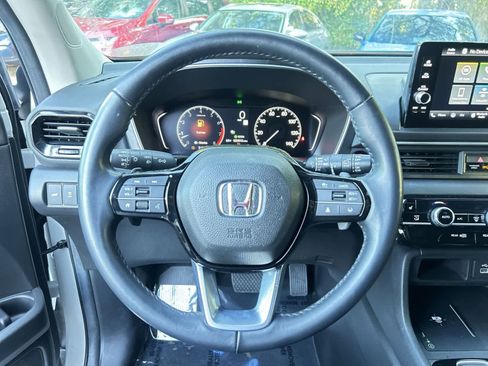 Certified 2025 Honda Pilot EX-L image 16