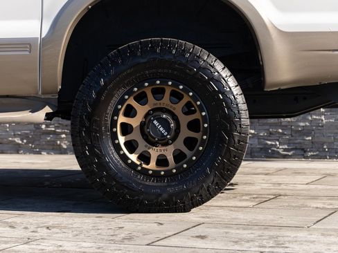 Used 2005 Ford Excursion Eddie Bauer image 17