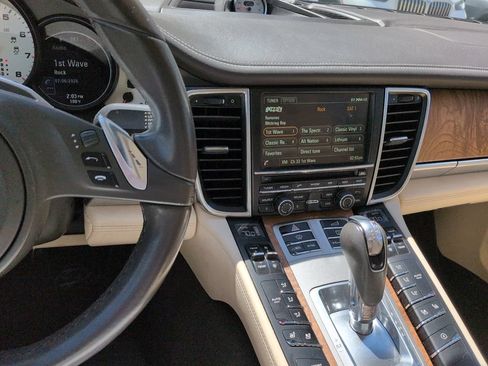 Used 2016 Porsche Panamera 4S AWD/4WD image 9