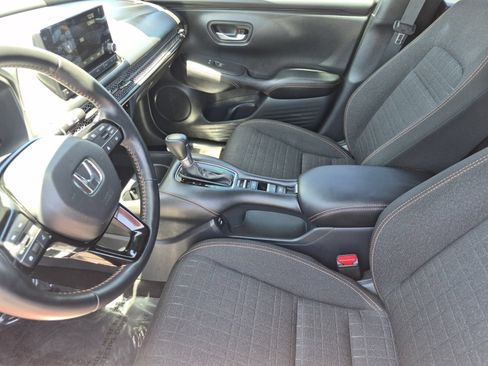 Used 2025 Honda HR-V Sport image 16