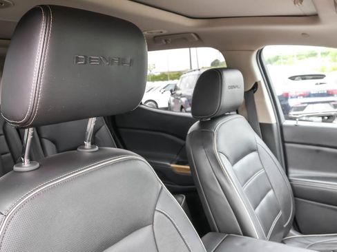 Used 2017 GMC Acadia Denali w/ Technology Package AWD/4WD image 43