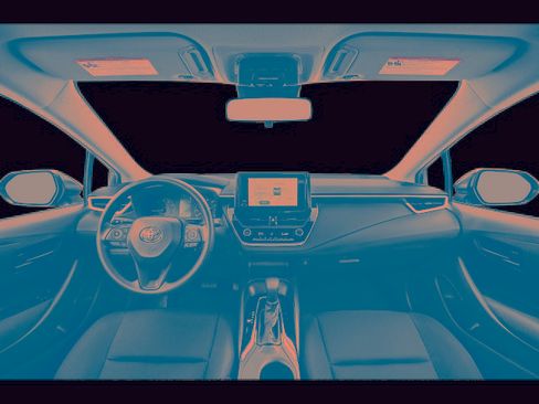 Used 2024 Toyota Corolla LE image 5