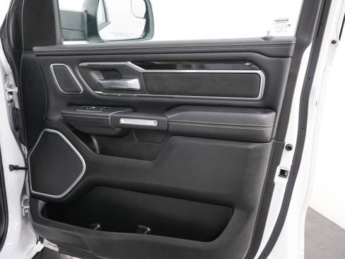 Used 2020 RAM 1500 Laramie AWD/4WD image 12