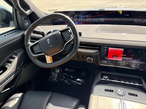 New 2025 Lincoln Navigator Reserve w/ Jet Appearance Package AWD/4WD image 14