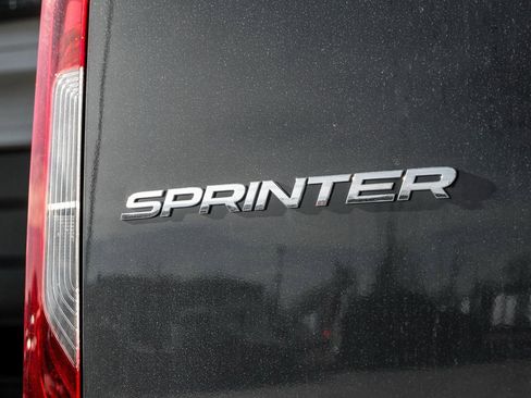 Used 2025 Mercedes-Benz Sprinter 2500 image 10