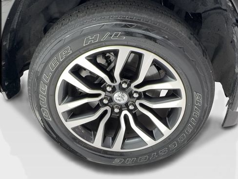 Used 2025 RAM 1500 Limited AWD/4WD image 16