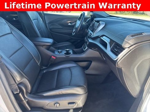Used 2024 GMC Terrain SLT image 18