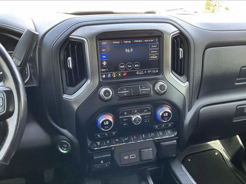 Used 2021 GMC Sierra 2500 Denali w/ Denali Black Diamond Edition image 7