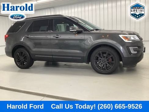 Used 2017 Ford Explorer XLT w/ XLT Technology Feature Bundle FWD image 7