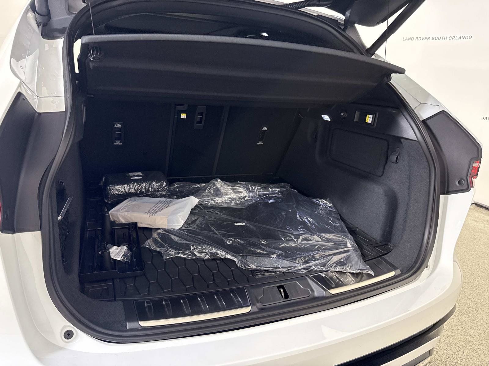 New 2026 Jaguar F-PACE R-Dynamic S AWD/4WD image 11