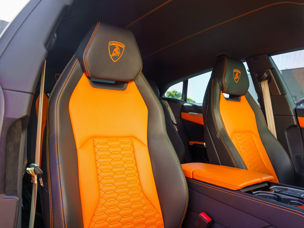 Used 2022 Lamborghini Urus AWD/4WD image 28