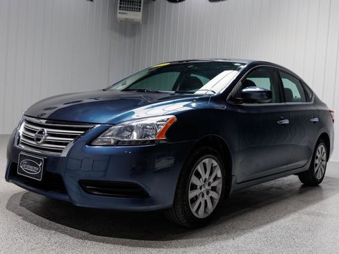 Used 2015 Nissan Sentra SV image 2
