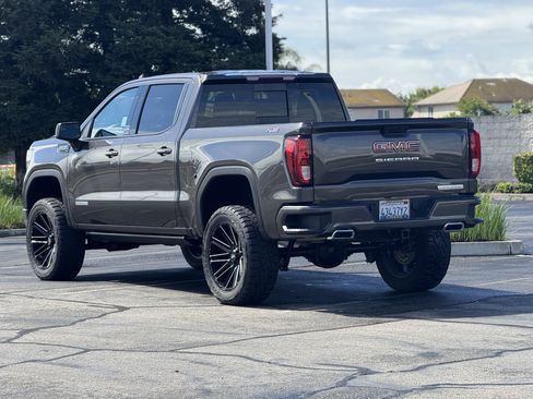 Used 2020 GMC Sierra 1500 Elevation w/ Elevation Value Package AWD/4WD image 5