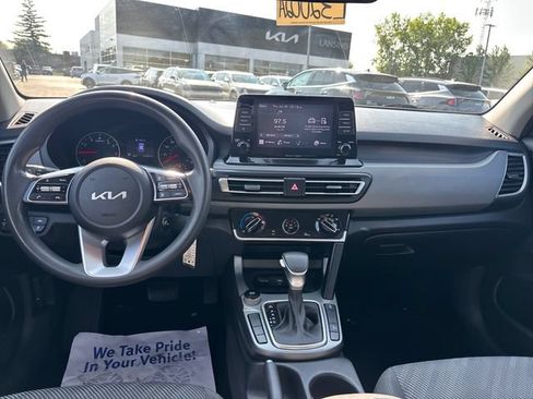 Used 2023 Kia Seltos LX AWD/4WD image 13