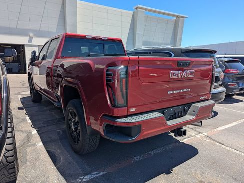 Used 2025 GMC Sierra 2500 AT4 w/ AT4 Premium Plus Package AWD/4WD image 9