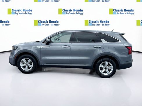 Used 2023 Kia Sorento LX FWD image 4
