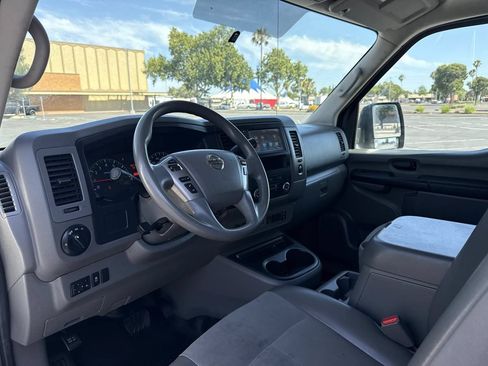 Used 2020 Nissan NV 2500 SV RWD image 13