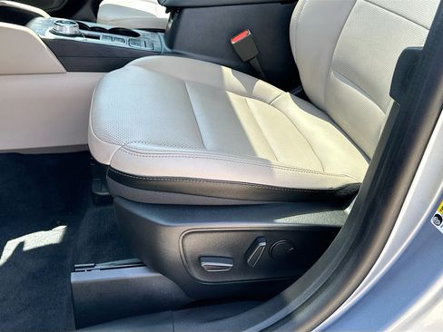 Certified 2022 Ford Escape SEL FWD image 19