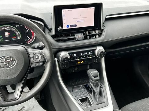 Used 2025 Toyota RAV4 XLE AWD/4WD image 60
