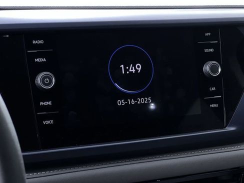 Used 2024 Volkswagen Taos SE image 16