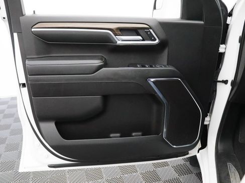 Used 2023 Chevrolet Silverado 1500 LT AWD/4WD image 15