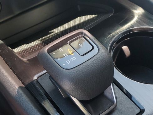 Used 2024 Nissan Rogue S image 9