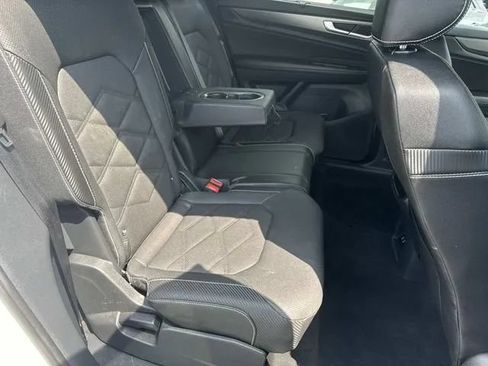 Used 2025 Volkswagen Atlas Cross Sport SE FWD image 25